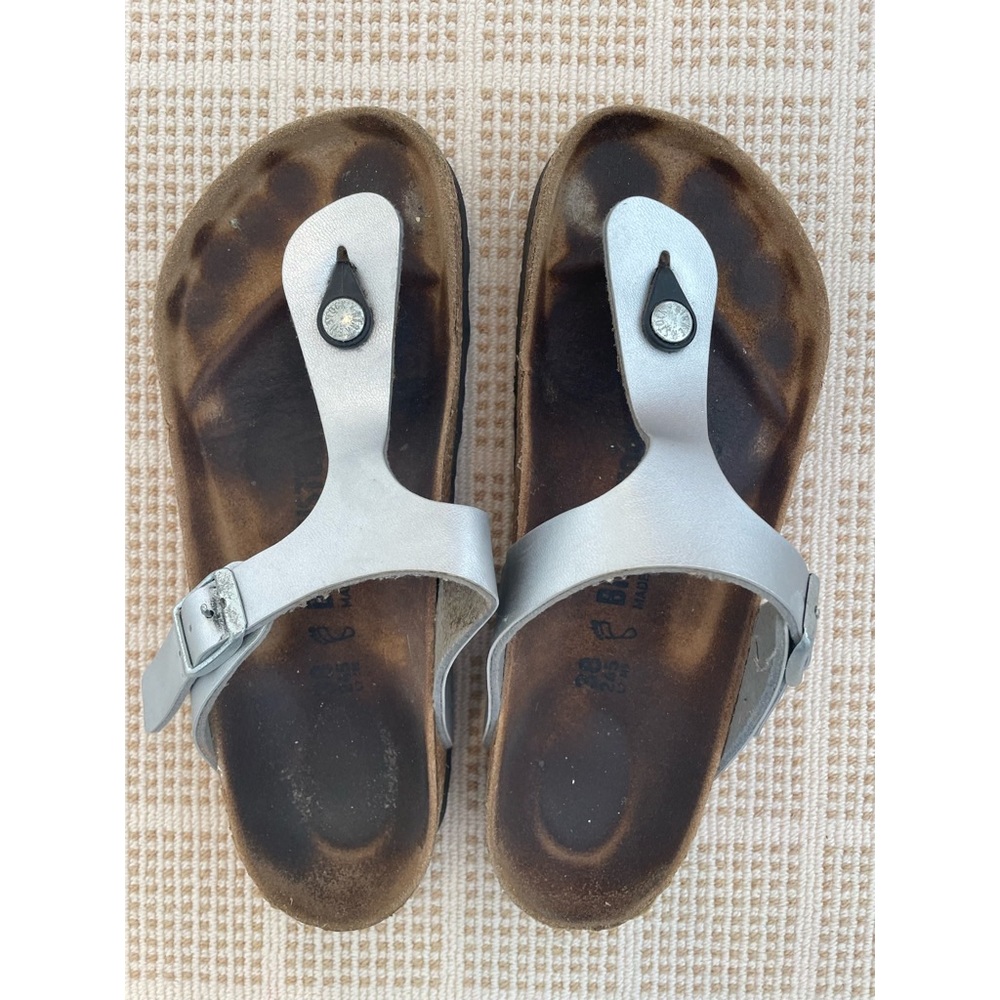 Birkenstock Women’s Gizeh Thong Sandals in Silver